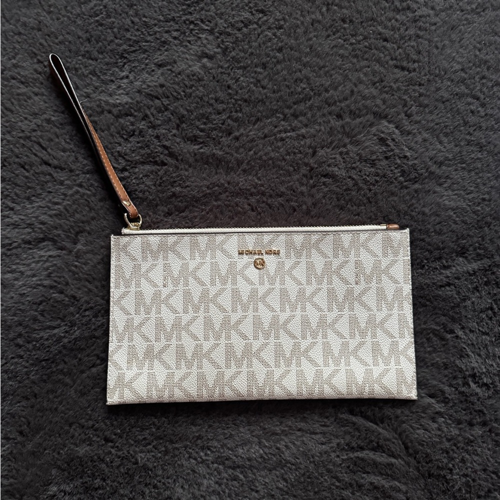michael kors clutch wristlet
